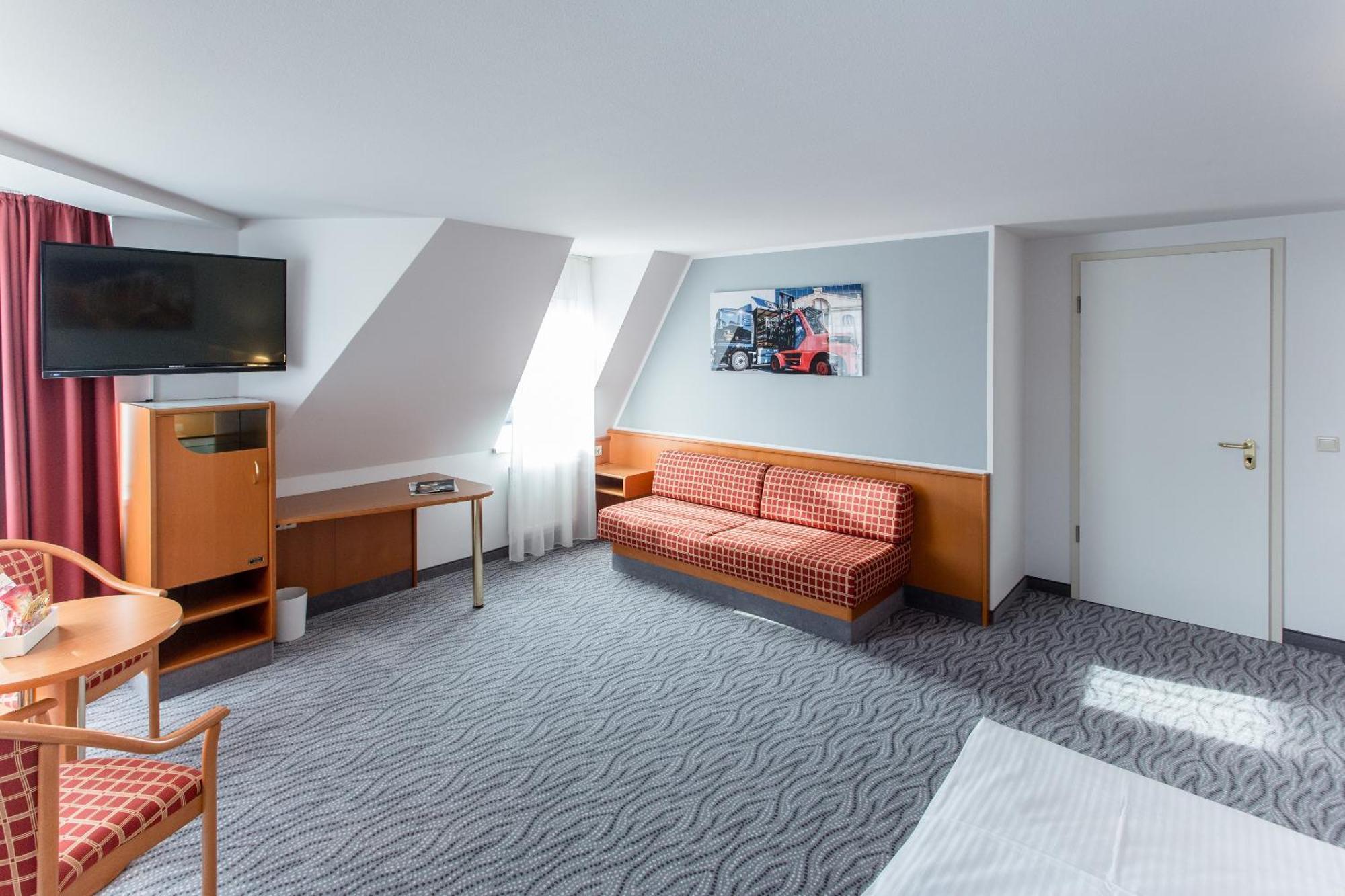 Hotel Kaiserhof Radeberg Esterno foto