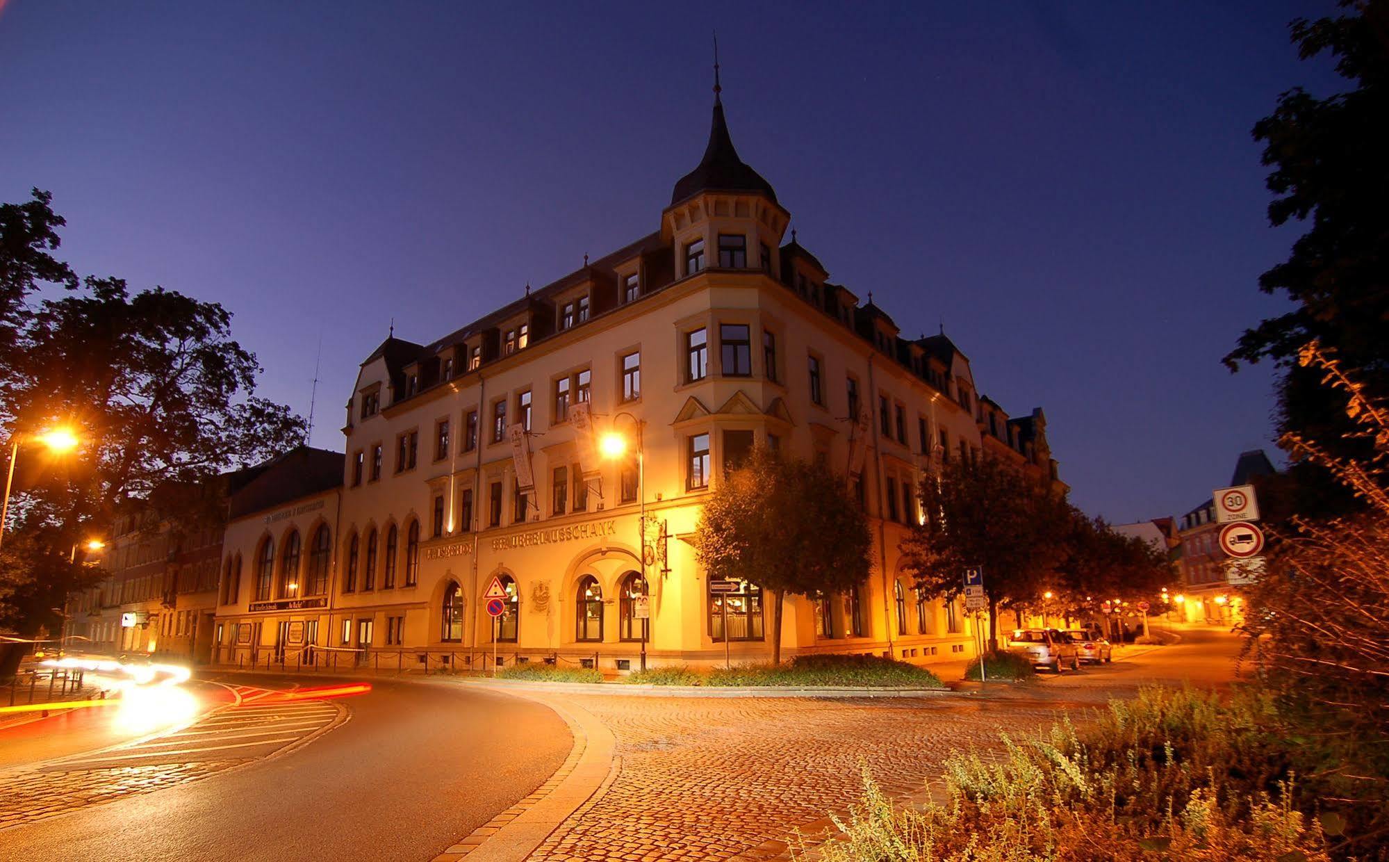 Hotel Kaiserhof Radeberg Esterno foto