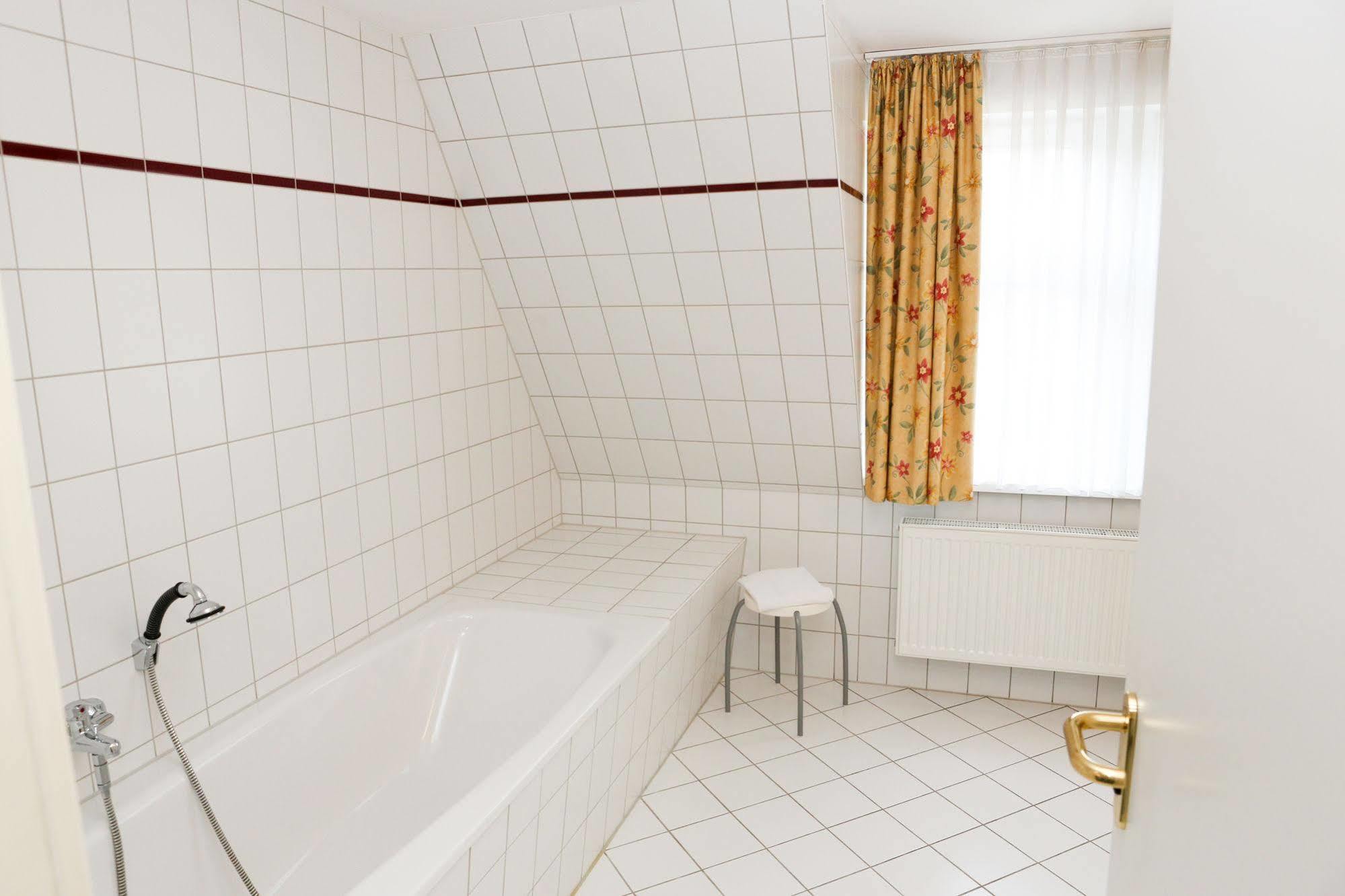 Hotel Kaiserhof Radeberg Esterno foto